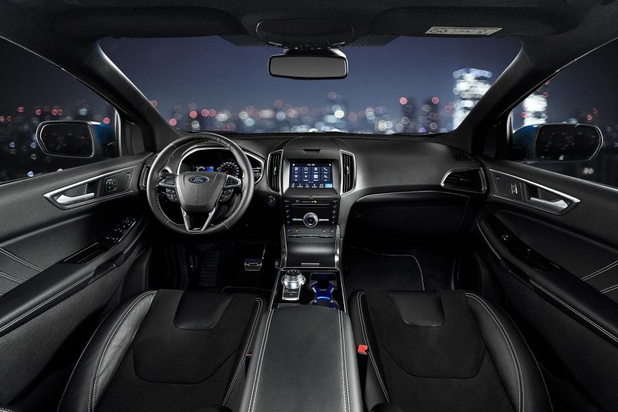 Торпедо Ford Edge ST 2018 года  (LA) (фото 6 из 32)